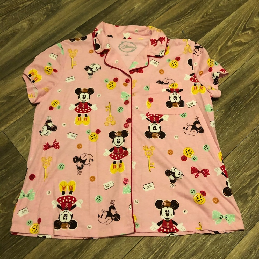 Minnie Mouse sleep top